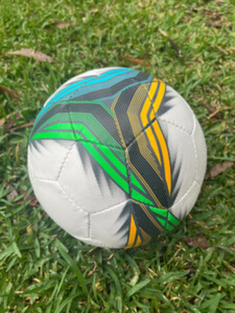 bulk-soccer-balls-$6-per-ball-(min-purchase-40-balls)-+-$50-delivery-($0-syd-c&c)-@-peake-football