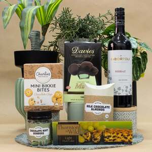 50%-off-wine-&-treats-gourmet-entertainer-hamper-@-hamper-world-(now-$2250-+-$12.50-del-or-$0-c+c)