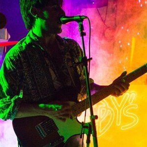 [sa]-pub/cabaret-show-“that’s-me-in-the-corner”-$16-(was-$36)-+-$4.80-fee-@-adelaide-fringe